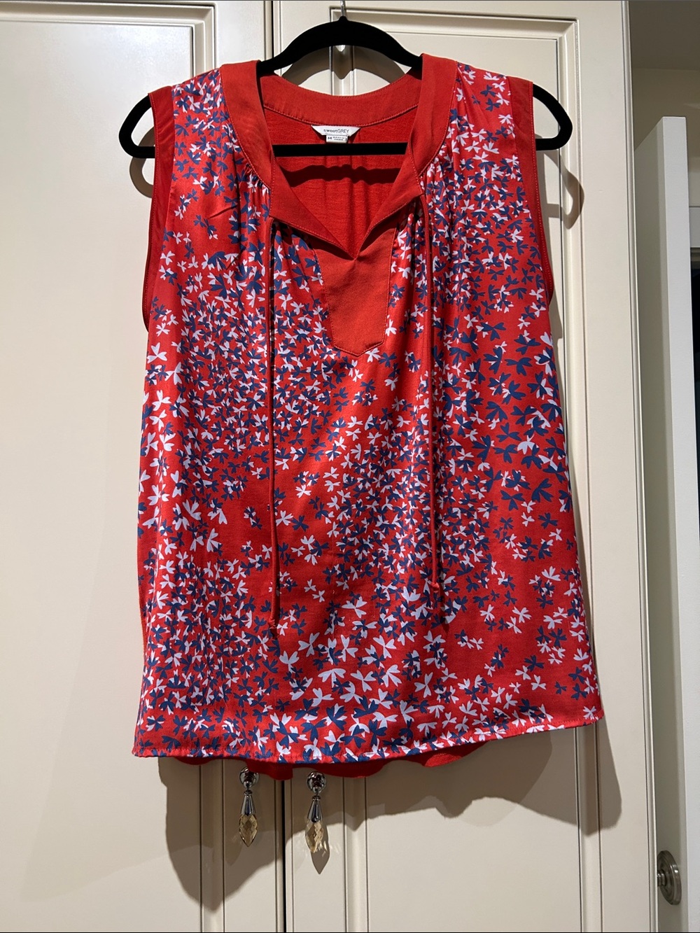 Sweet Grey Juni Mixed Material Sleeveless V-Neck Top